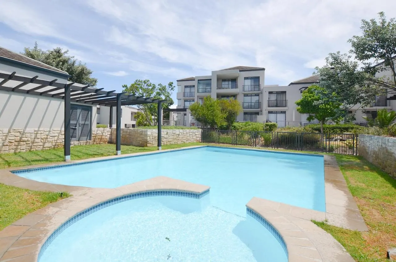 Apartment In Century City Le Cap