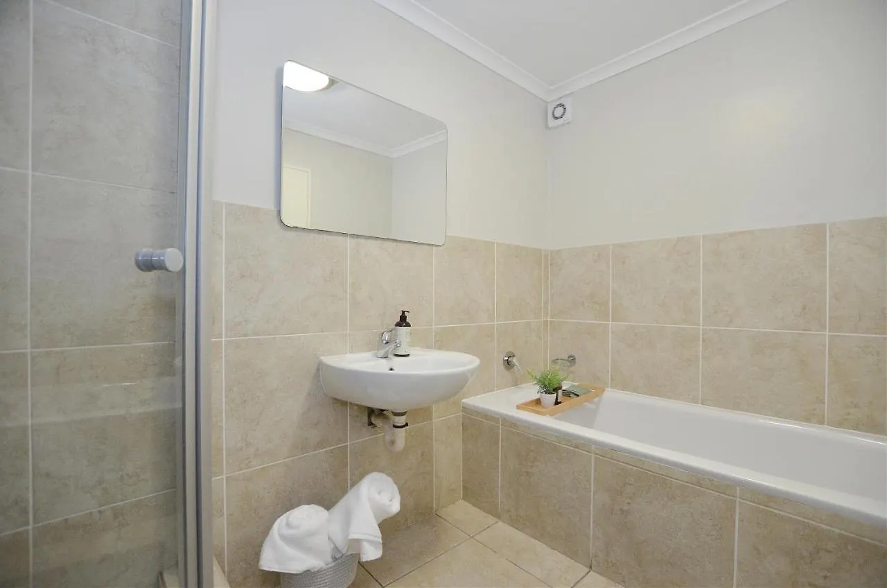 Apartment In Century City Le Cap